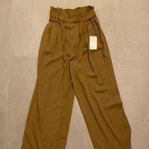 Beige/ brown pants